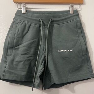 Alphalete Women's Essential Core Shorts Concrete Green Size Small Gym
Travel NWT